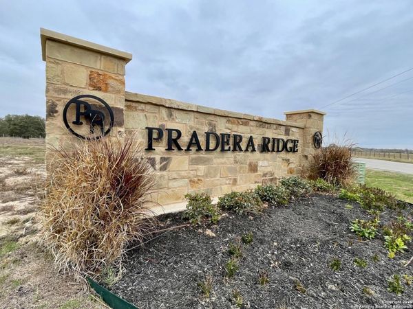 124 Pradera Ridge, Floresville, TX 78114