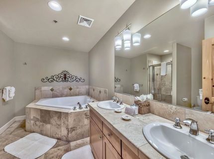 2100 North Village Drive, Truckee, CA 96961 Photo