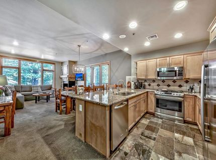 2100 North Village Drive, Truckee, CA 96961 Photo
