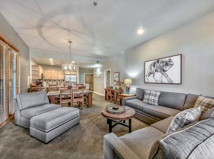 2100 North Village Drive, Truckee, CA 96961 Photo