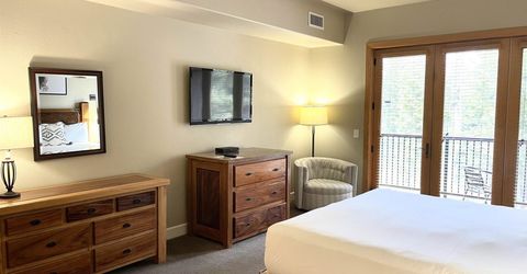 2100 North Village Drive, Truckee, CA 96961 Photo