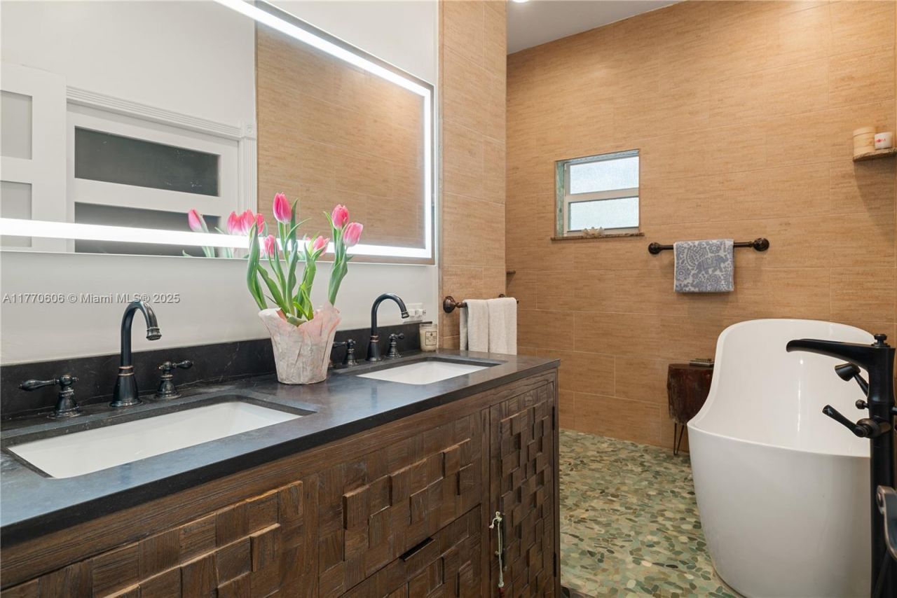 120 Coco Plum Rd S, Key Largo, FL 33037 Photo