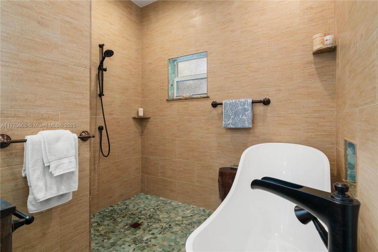 120 Coco Plum Rd S, Key Largo, FL 33037 Photo