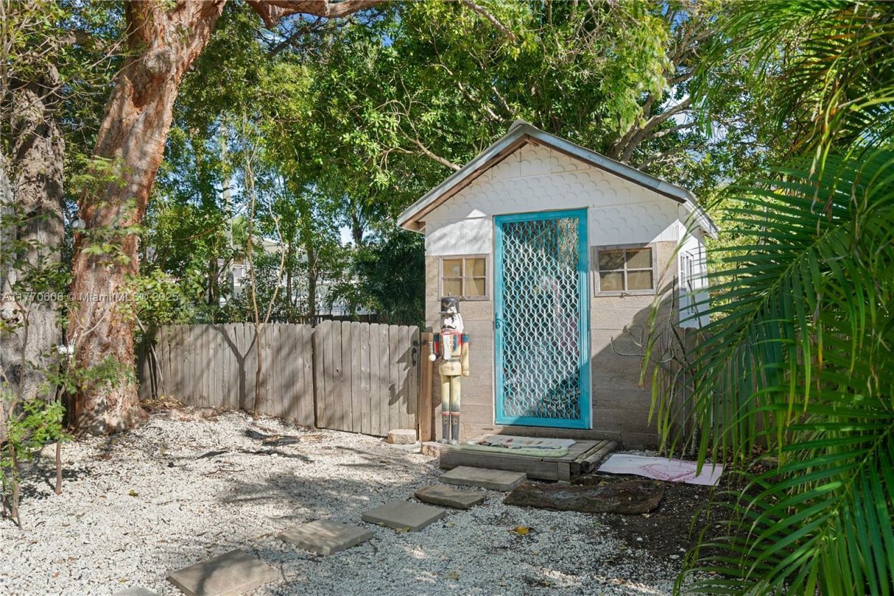 120 Coco Plum Rd S, Key Largo, FL 33037 Photo