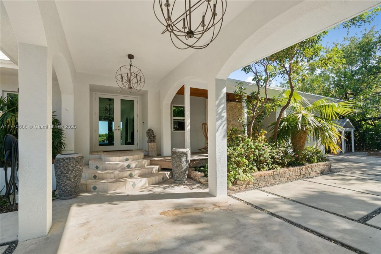 120 Coco Plum Rd S, Key Largo, FL 33037 Photo