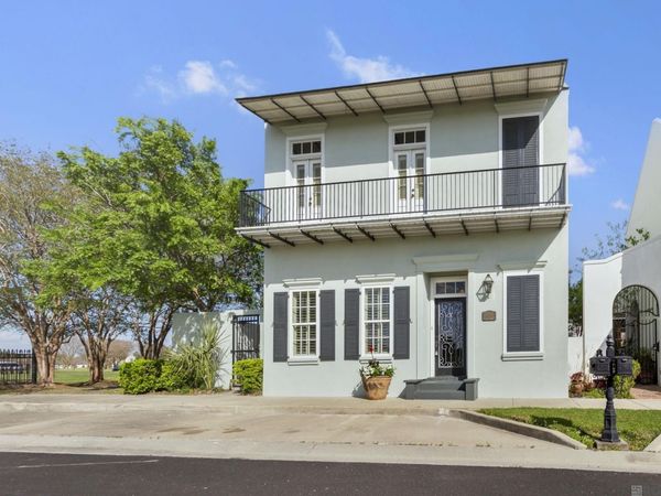 3291 St Ann Dr, Zachary, LA 70791