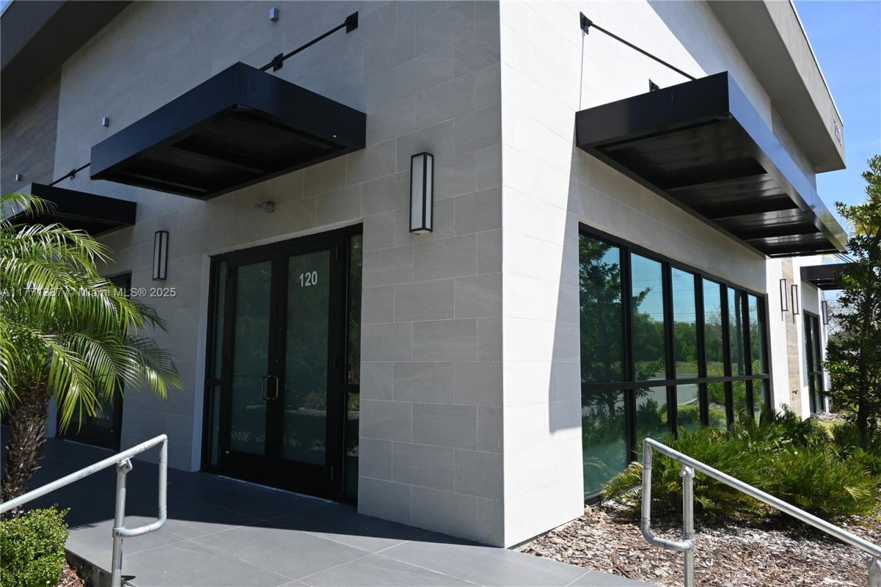 3370 Rouse Rd, Unit 120, Orlando, FL 32817 Photo