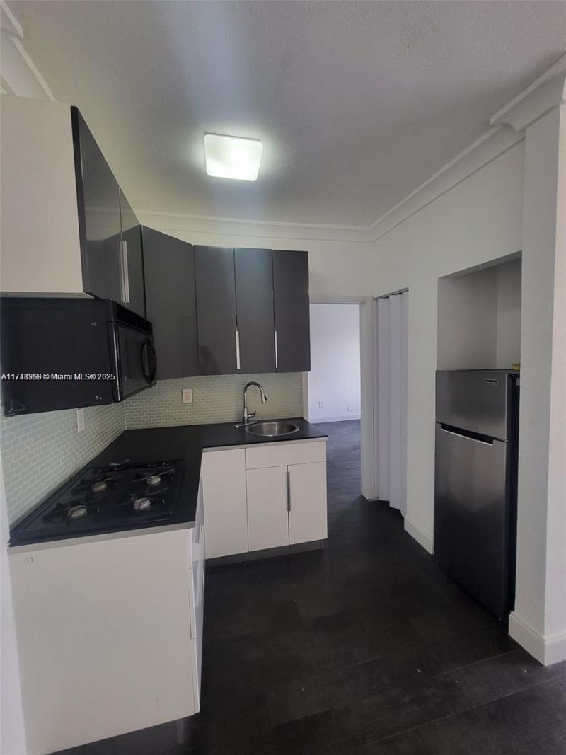 1611 Michigan Ave, Unit 25, Miami Beach, FL 33139 Photo