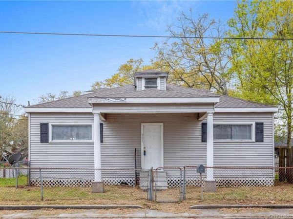 311 S Crocker Street S, Sulphur, LA 70663