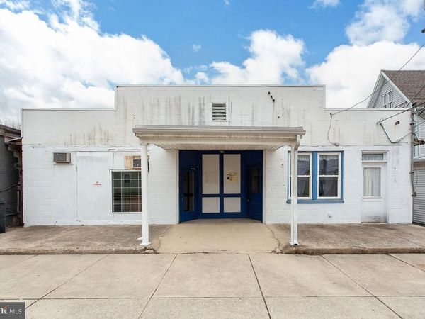 144 W MAIN STREET, WINDSOR, PA 17366