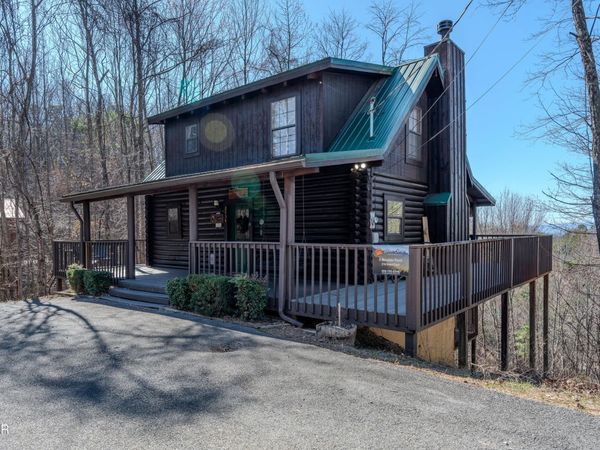 2134 Walnut Court, Sevierville, TN 37876