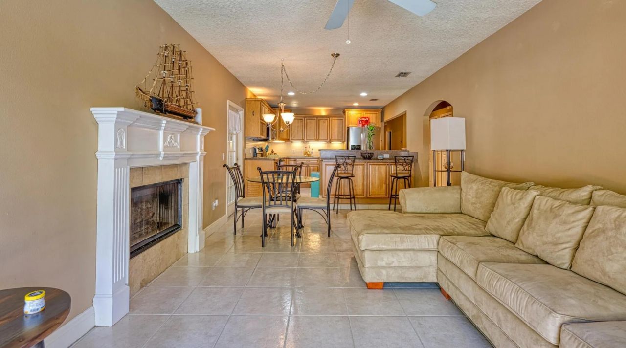 2312 SW Kent Circle, Port Saint Lucie, FL 34953 Photo