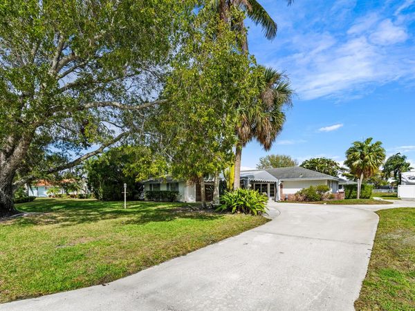 4705 Holly Drive, Palm Beach Gardens, FL 33418