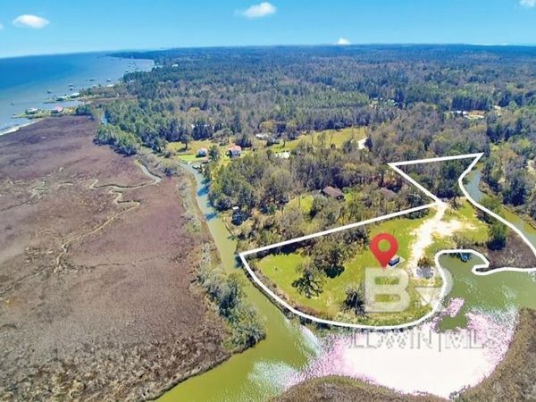 8415 Carlyle Drive, Theodore, AL 36582