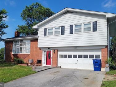 1321 WOODSIDE AVENUE, FRONT ROYAL, VA 22630