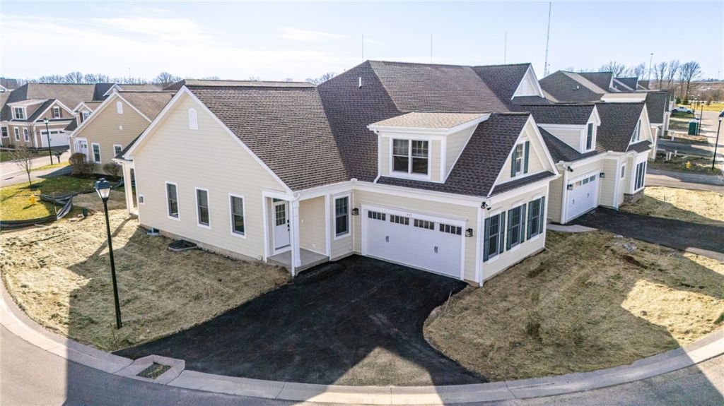 235 Bretlyn Cir, Rochester, NY 14618 Main Photo