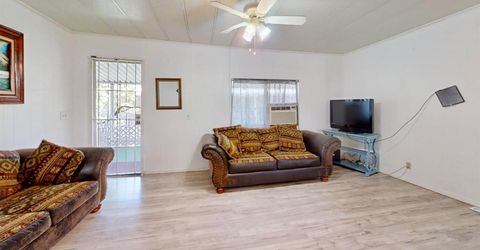 12 Commodore Ct, Sacramento, CA 95838 Photo