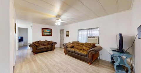 12 Commodore Ct, Sacramento, CA 95838 Photo