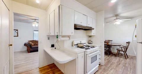 12 Commodore Ct, Sacramento, CA 95838 Photo