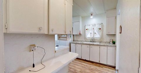 12 Commodore Ct, Sacramento, CA 95838 Photo