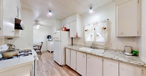 12 Commodore Ct, Sacramento, CA 95838 Photo