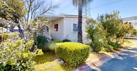 12 Commodore Ct, Sacramento, CA 95838 Photo