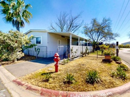 12 Commodore Ct, Sacramento, CA 95838 Photo