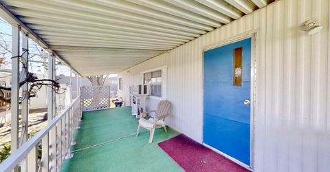 12 Commodore Ct, Sacramento, CA 95838 Photo