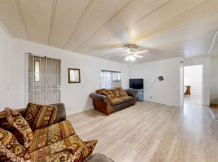 12 Commodore Ct, Sacramento, CA 95838 Photo