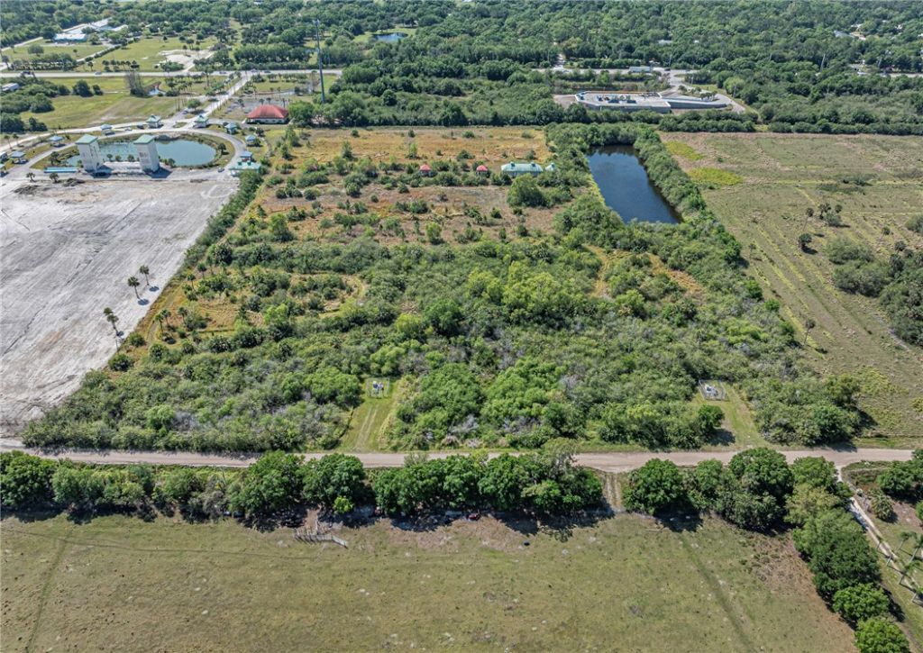 9555 Mesa Park C Boulevard, Fellsmere, FL 32948 Photo