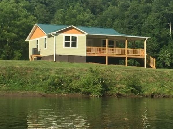 992 Hornet Drive, Whittier, NC 28789