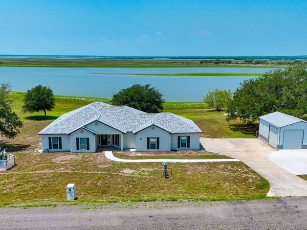 125 Hilltop Circle, Mathis, TX 78368