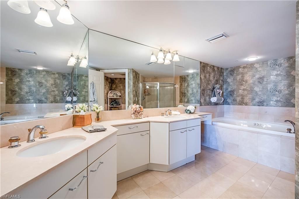 4021 Gulf Shore Blvd N, Unit 1006, Naples, FL 34103 Photo