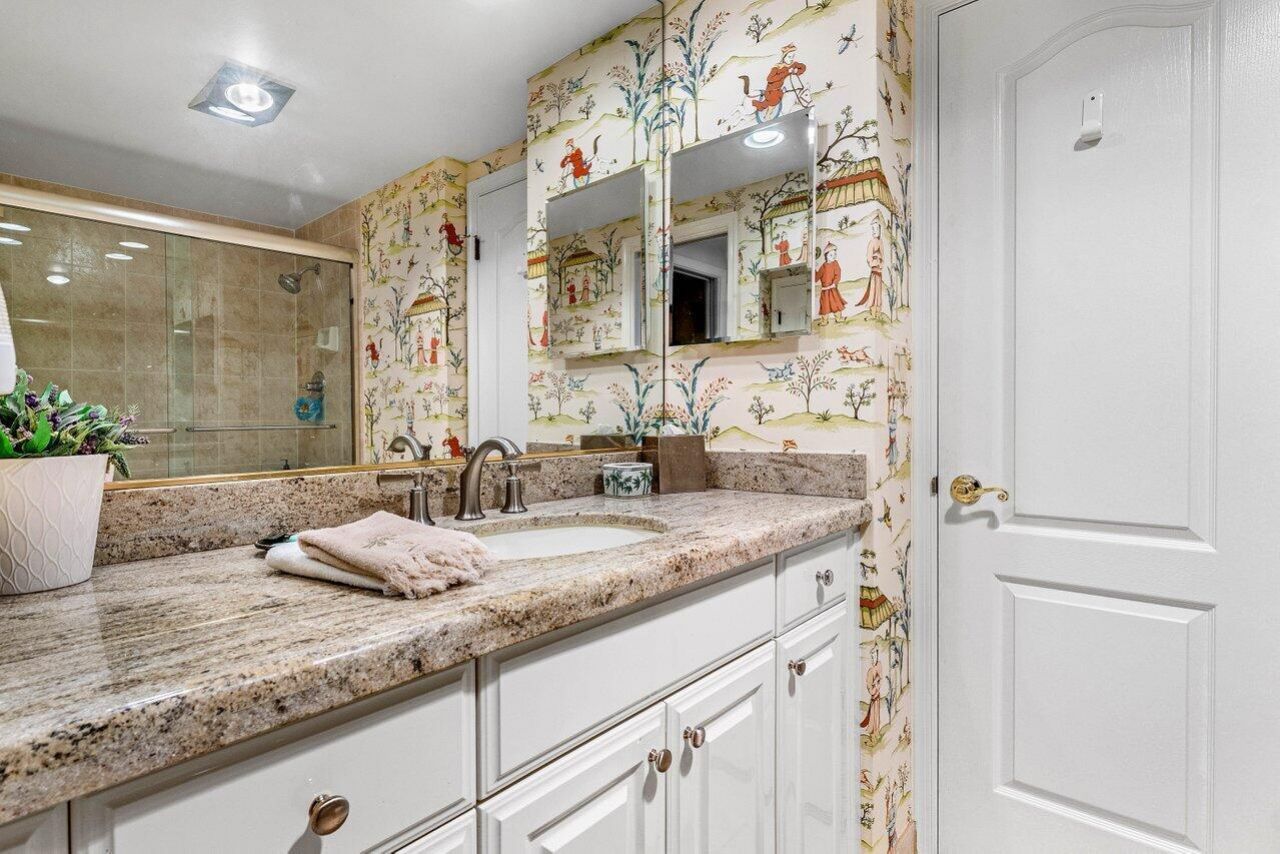 400 Seasage Drive, Unit 904, Delray Beach, FL 33483 Photo