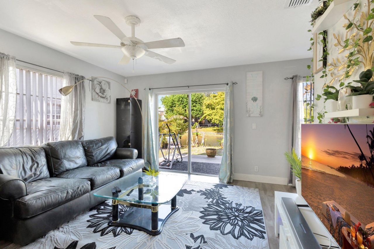 87 Pheasant Run Boulevard, West Palm Beach, FL 33415 Photo