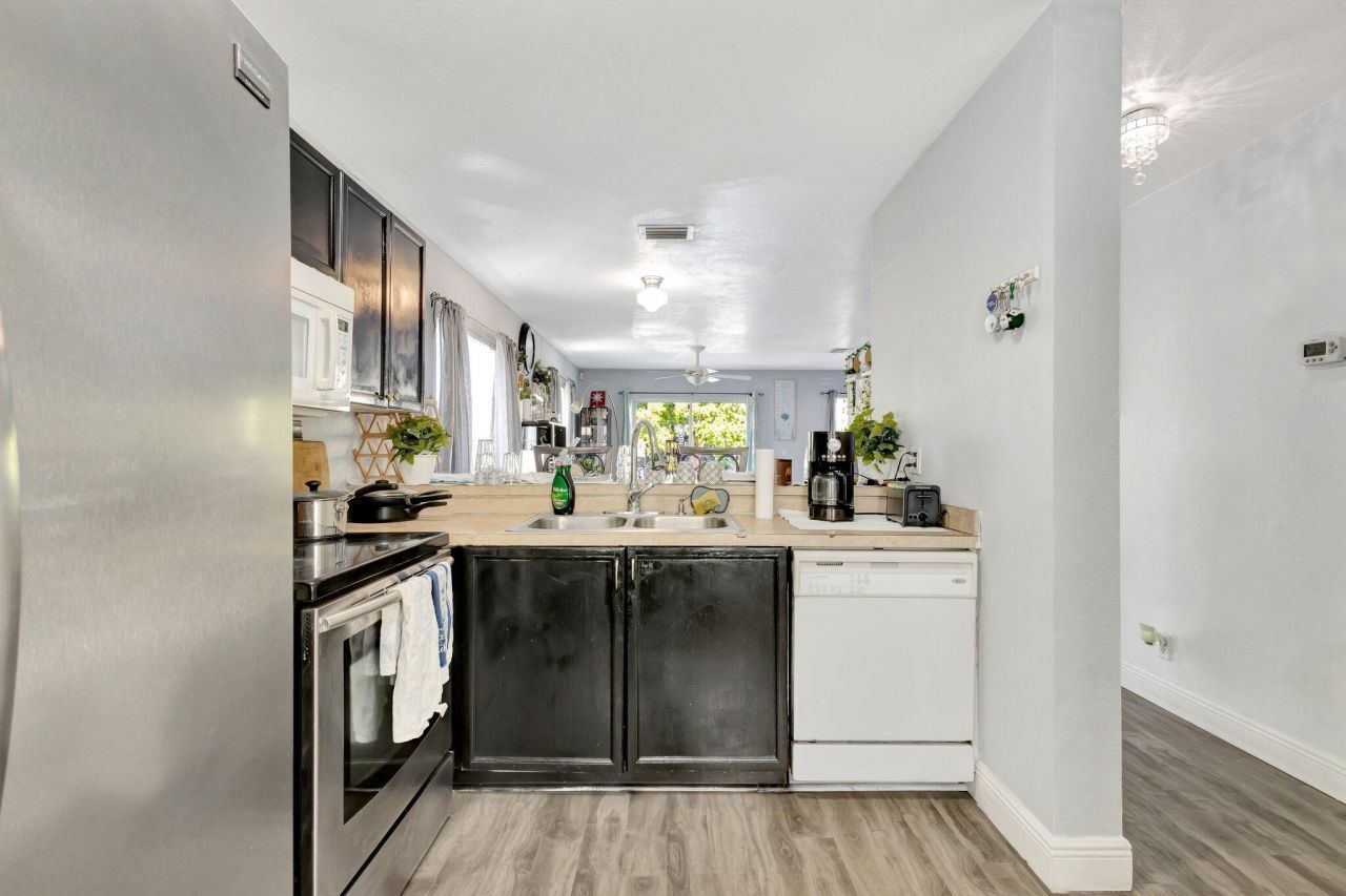 87 Pheasant Run Boulevard, West Palm Beach, FL 33415 Photo