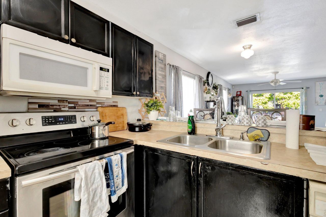 87 Pheasant Run Boulevard, West Palm Beach, FL 33415 Photo