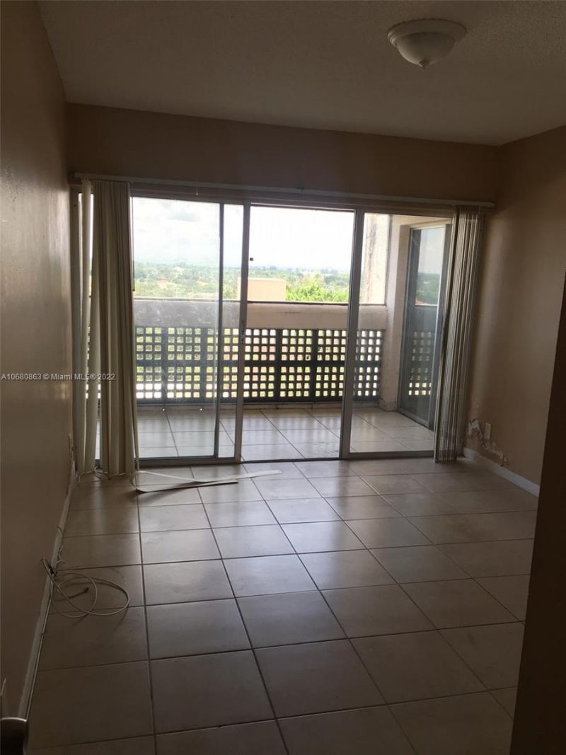 3301 Spanish Moss Ter, Unit 906, Lauderhill, FL 33319 Photo