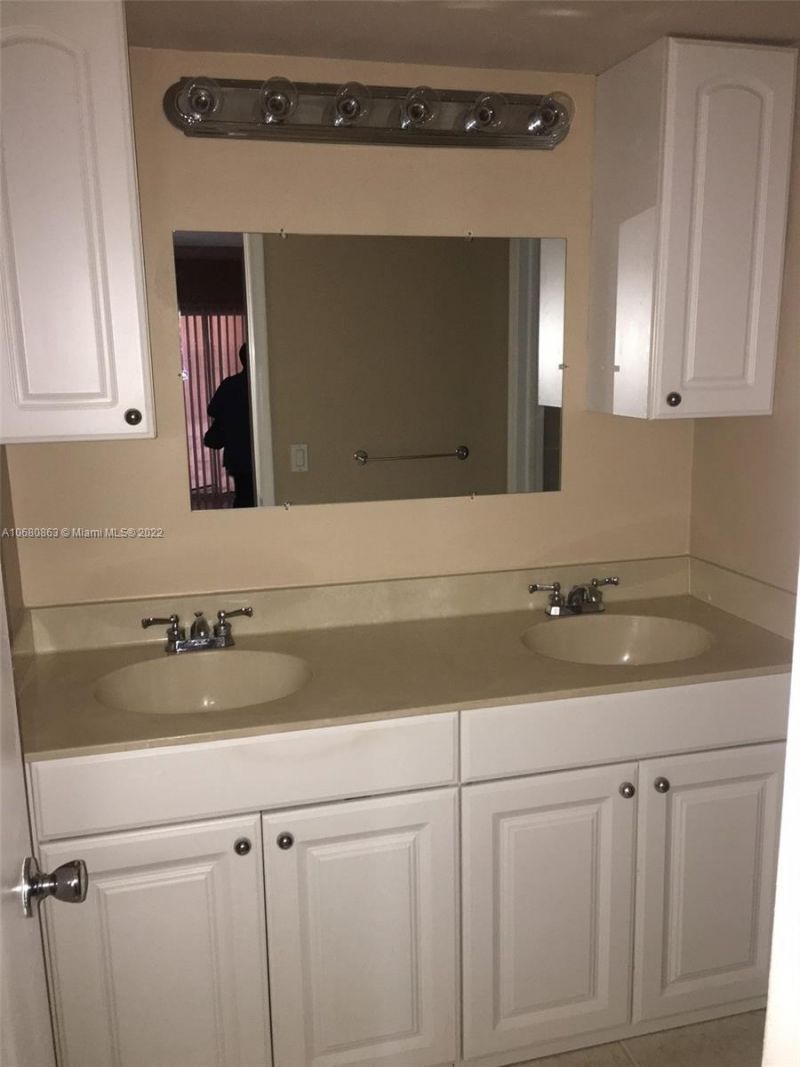 3301 Spanish Moss Ter, Unit 906, Lauderhill, FL 33319 Photo