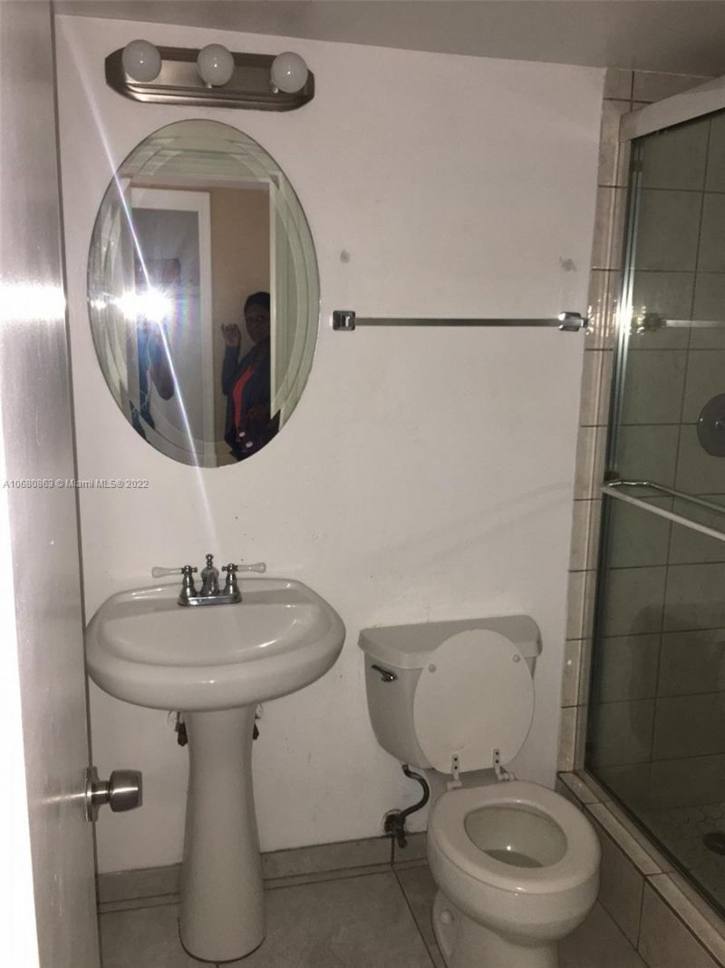 3301 Spanish Moss Ter, Unit 906, Lauderhill, FL 33319 Photo