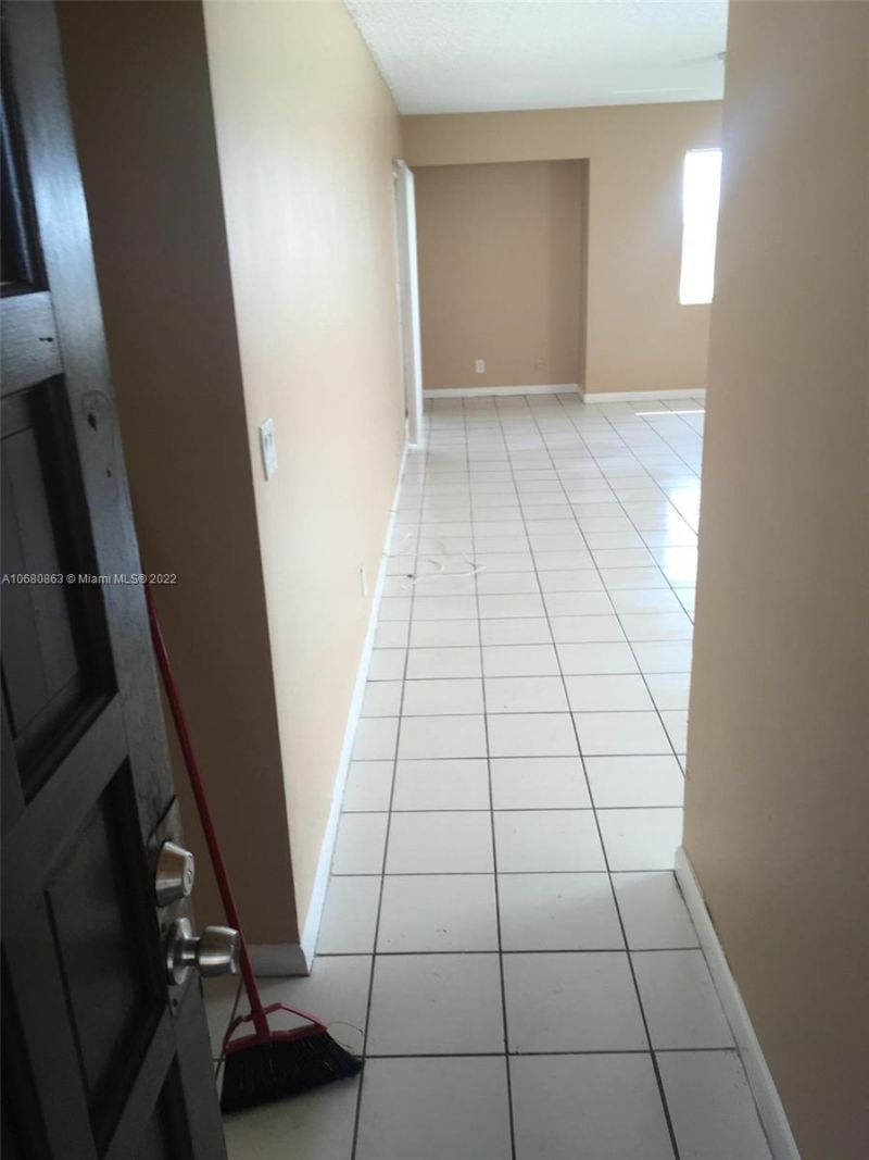 3301 Spanish Moss Ter, Unit 906, Lauderhill, FL 33319 Photo