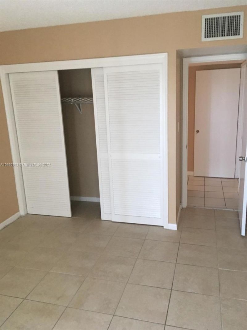 3301 Spanish Moss Ter, Unit 906, Lauderhill, FL 33319 Photo