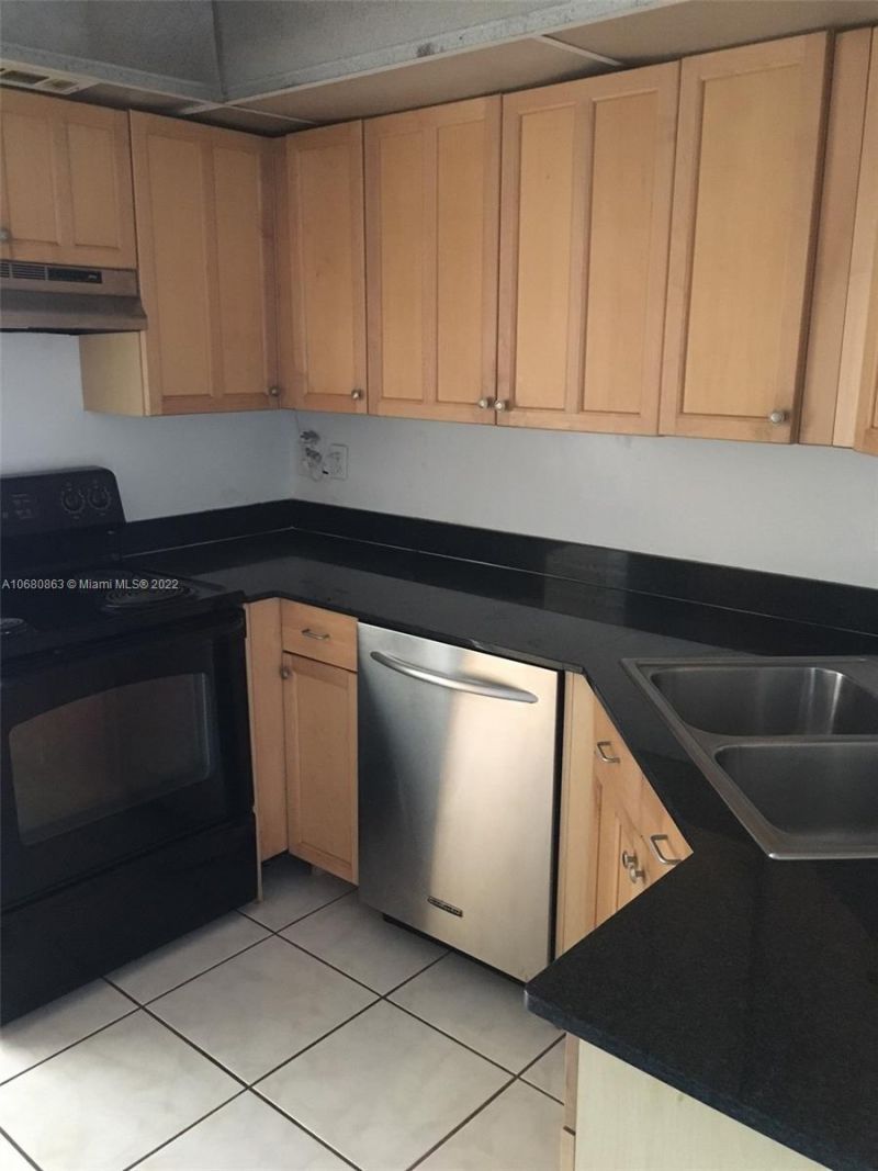 3301 Spanish Moss Ter, Unit 906, Lauderhill, FL 33319 Photo