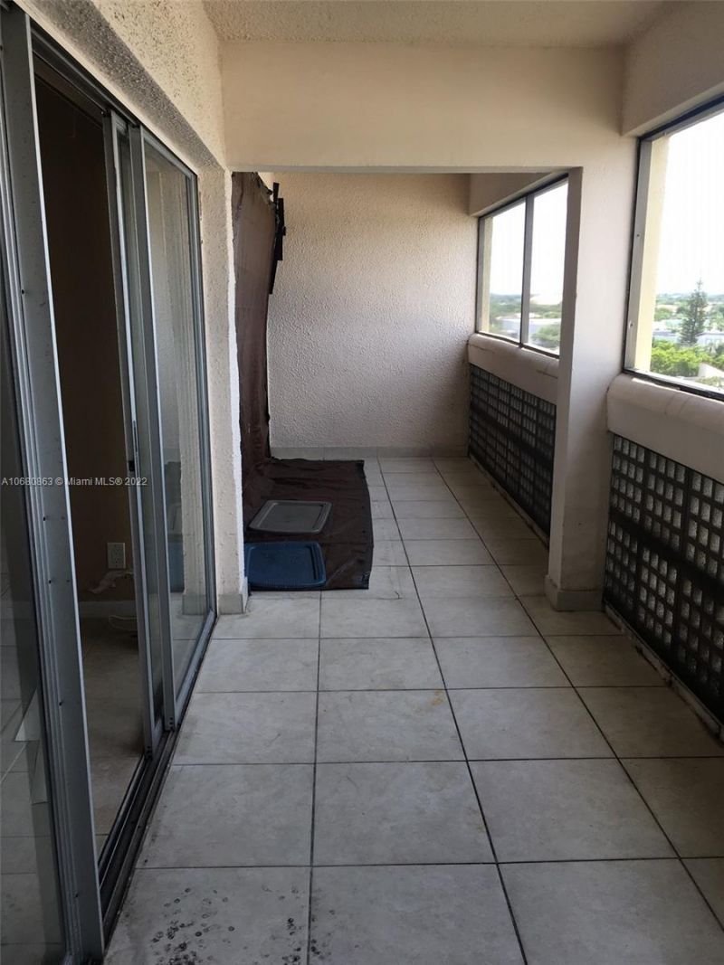 3301 Spanish Moss Ter, Unit 906, Lauderhill, FL 33319 Photo