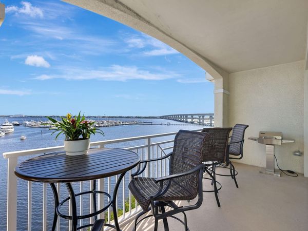 775 NW Flagler Avenue, Unit 401, Stuart, FL 34994