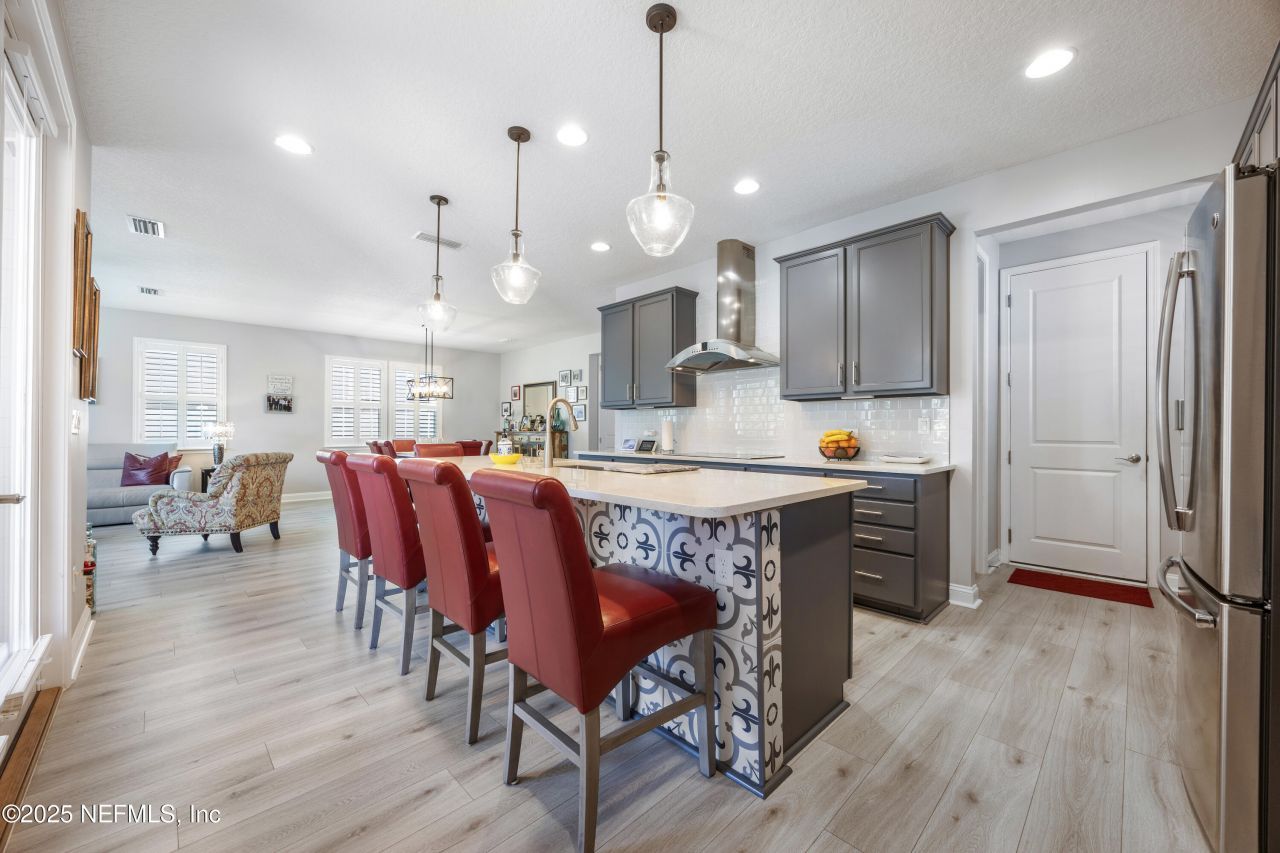 4037 Seaside Drive E, Jacksonville Beach, FL 32250 Photo