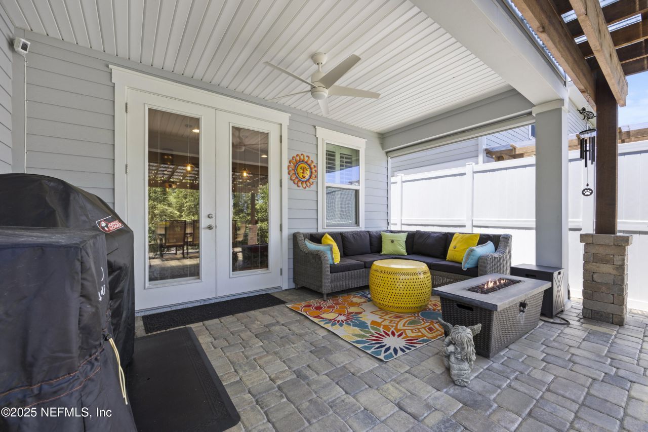 4037 Seaside Drive E, Jacksonville Beach, FL 32250 Photo