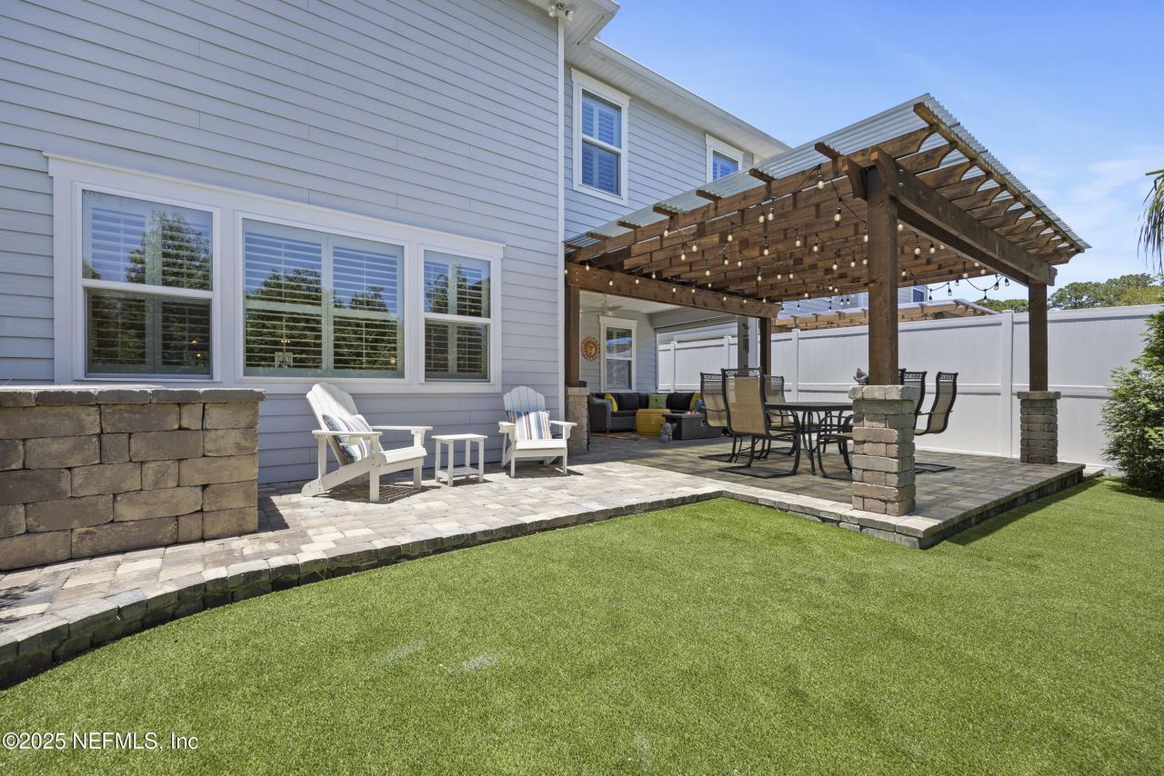 4037 Seaside Drive E, Jacksonville Beach, FL 32250 Photo