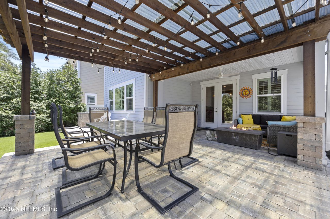 4037 Seaside Drive E, Jacksonville Beach, FL 32250 Photo