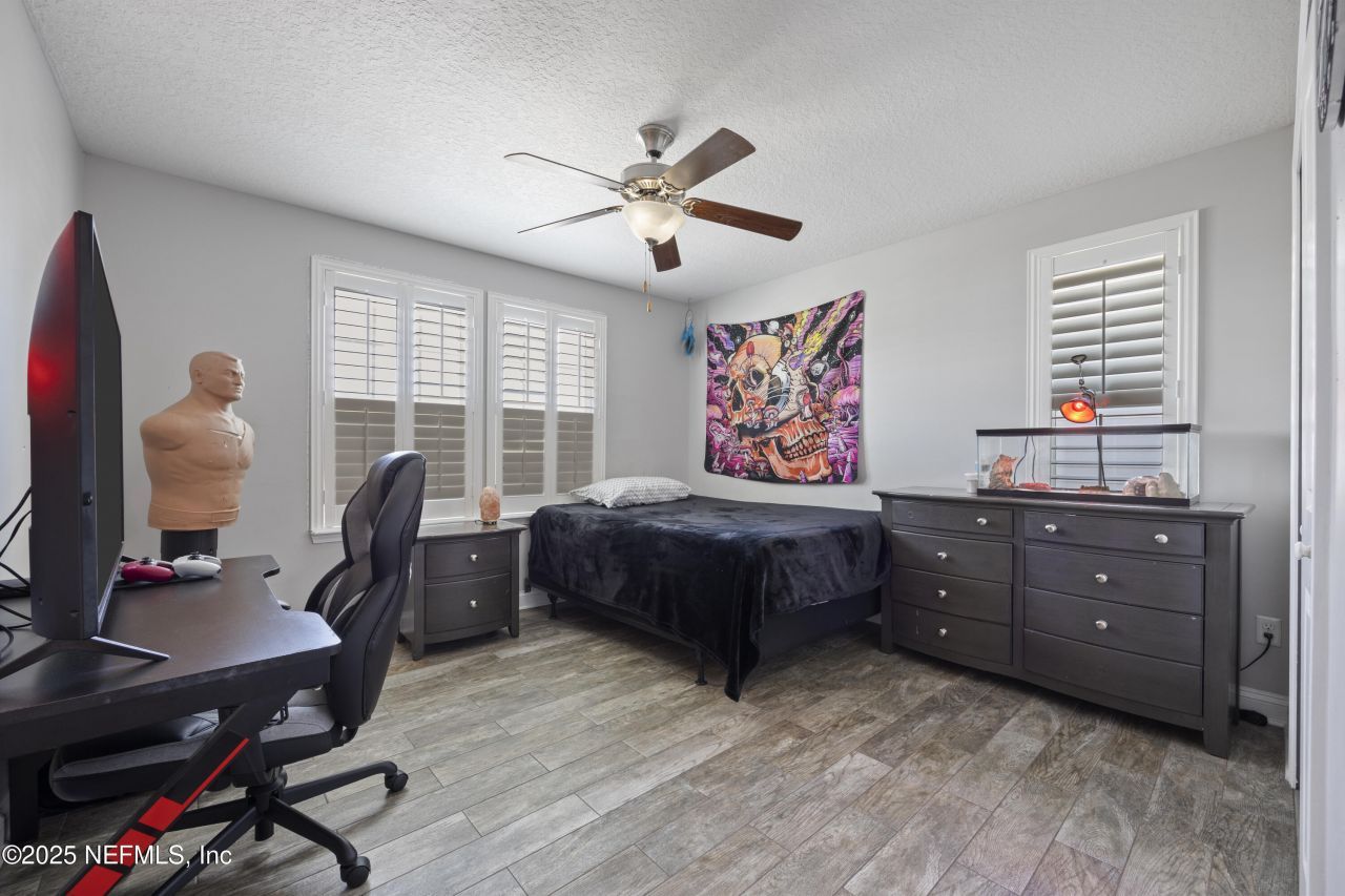 4037 Seaside Drive E, Jacksonville Beach, FL 32250 Photo